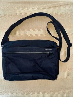 Hedgren Black Crossbody Bag Lightweight Everyday Carry
